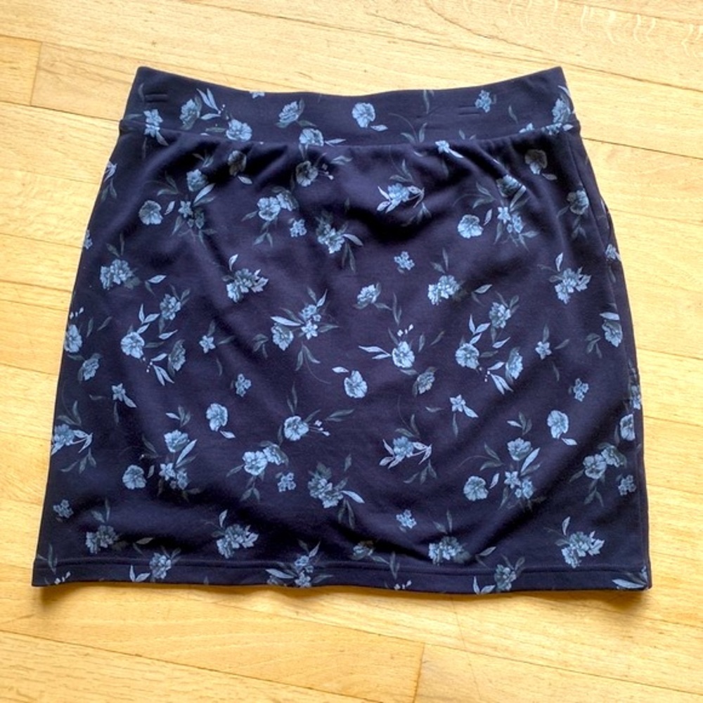 CROFT & BARROW Black & Gray Cotton Skort.  Size Small